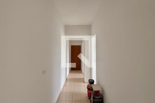 Corredor Sala/Quarto de casa para alugar com 1 quarto, 45m² em Vila Sao Jose (cidade Dutra), São Paulo