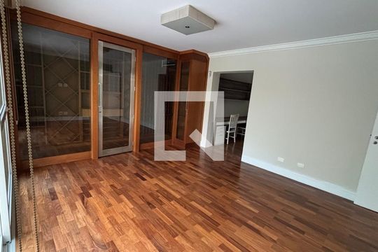 Casa à venda com 3 quartos, 449m² em Santo Amaro, São Paulo