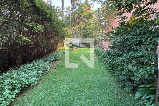 Casa à venda com 3 quartos, 449m² em Santo Amaro, São Paulo