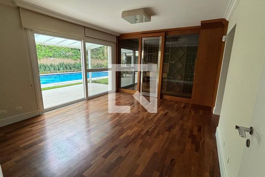 Casa à venda com 3 quartos, 449m² em Santo Amaro, São Paulo