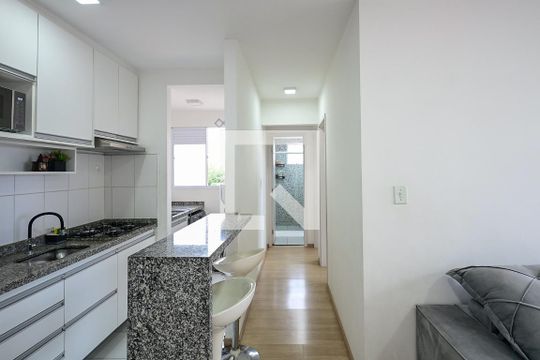 Corredor de apartamento para alugar com 2 quartos, 42m² em Jardim Umarizal, São Paulo