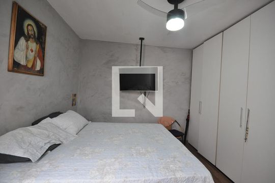 V de casa à venda com 2 quartos, 120m² em Vila Irmaos Arnoni, São Paulo