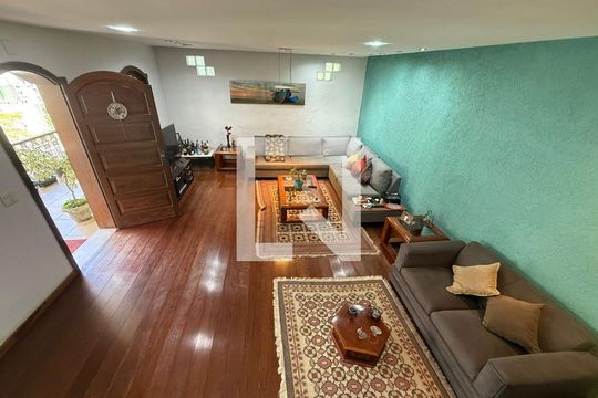 Casa à venda com 4 quartos, 280m² em Serra, Belo Horizonte