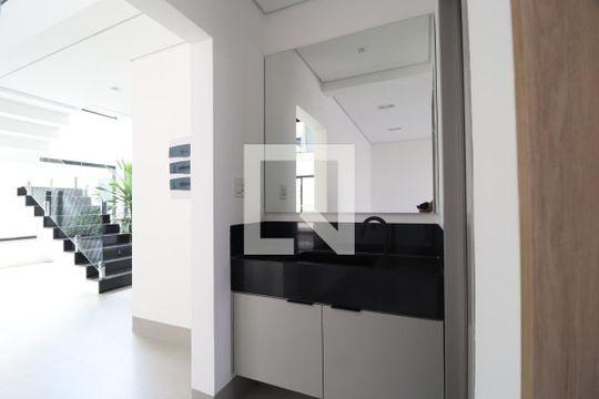 Banheiro Social de casa de condomínio para alugar com 3 quartos, 312m² em Nova Uberlândia, Uberlândia