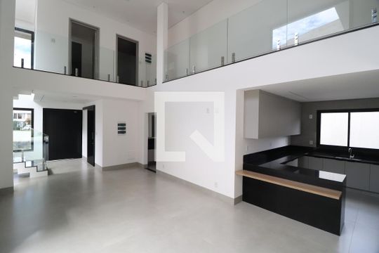 Sala de casa de condomínio para alugar com 3 quartos, 312m² em Nova Uberlândia, Uberlândia