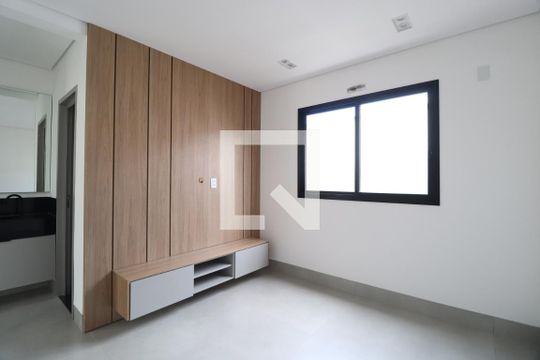 Sala de TV de casa de condomínio para alugar com 3 quartos, 312m² em Nova Uberlândia, Uberlândia