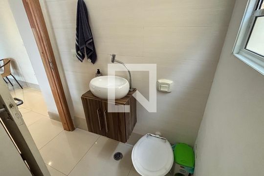 Casa à venda com 4 quartos, 300m² em Jardim Monte Azul, São Paulo