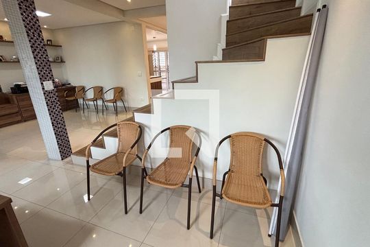 Casa à venda com 4 quartos, 300m² em Jardim Monte Azul, São Paulo