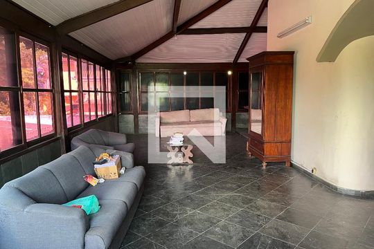 Casa para alugar com 5 quartos, 700m² em Santa Cruz, Rio de Janeiro
