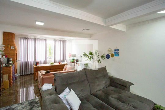 Sala de TV de casa à venda com 6 quartos, 177m² em Centro, Diadema