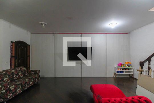 Casa para alugar com 4 quartos, 300m² em Cidade Satelite Santa Barbara, São Paulo