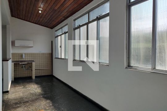 Sala/Cozinha de casa de condomínio para alugar com 2 quartos, 65m² em Recreio dos Bandeirantes, Rio de Janeiro