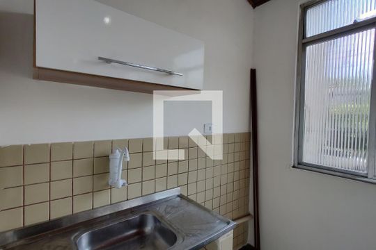 Sala/Cozinha de casa de condomínio para alugar com 2 quartos, 65m² em Recreio dos Bandeirantes, Rio de Janeiro
