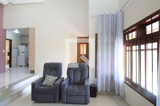 Sala de TV de casa à venda com 3 quartos, 163m² em Mathias Velho, Canoas