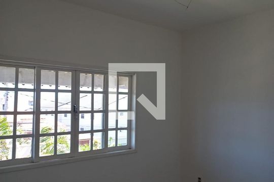 Quarto de casa para alugar com 5 quartos, 270m² em Barra de Maricá, Maricá