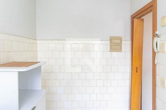 Cozinha de apartamento para alugar com 1 quarto, 37m² em Centro Histórico, Porto Alegre