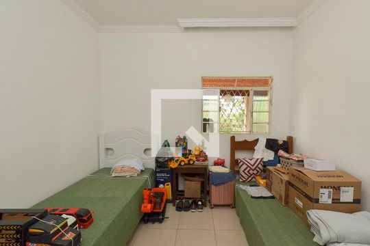 Quarto 1 de casa à venda com 3 quartos, 433m² em Esplanada, Belo Horizonte