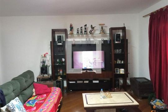 Casa à venda com 3 quartos, 200m² em Jardim Luanda, São Paulo