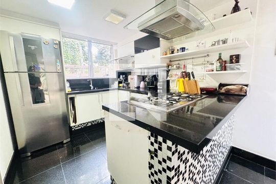 Casa de Condomínio à venda com 4 quartos, 238m² em Jardim dos Estados, São Paulo