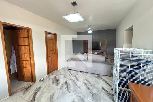 Sala de casa à venda com 3 quartos, 210m² em Piedade, Rio de Janeiro