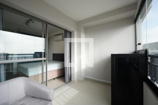 Varanda de kitnet/studio à venda com 1 quarto, 28m² em Sacomã, São Paulo