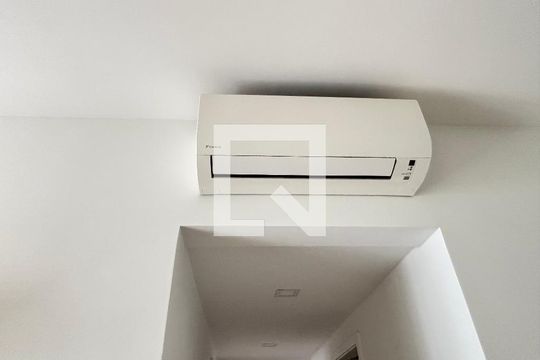 Sala de apartamento à venda com 2 quartos, 63m² em Vila Olímpia, São Paulo