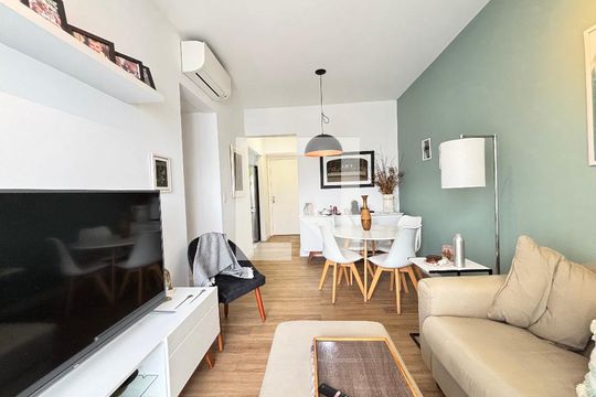 Sala de apartamento à venda com 2 quartos, 63m² em Vila Olímpia, São Paulo