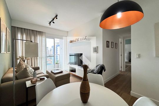 Sala de apartamento à venda com 2 quartos, 63m² em Vila Olímpia, São Paulo