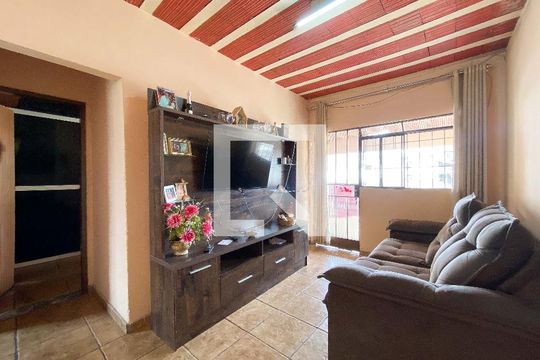 Casa à venda com 3 quartos, 303m² em Inconfidentes, Contagem