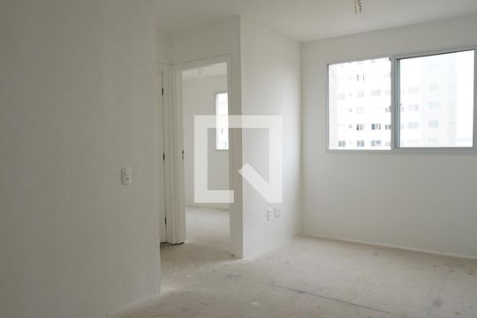 Sala de apartamento para alugar com 2 quartos, 44m² em Vila Nova Bonsucesso, Guarulhos