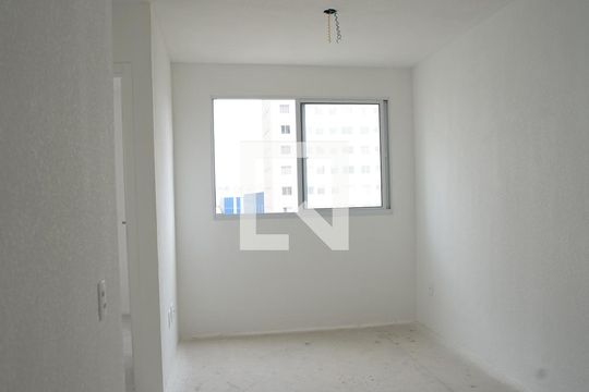 Sala de apartamento para alugar com 2 quartos, 44m² em Vila Nova Bonsucesso, Guarulhos