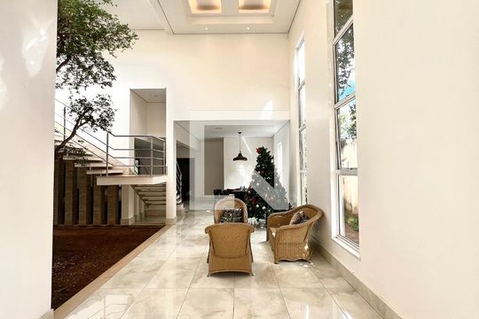 Sala de casa à venda com 6 quartos, 600m² em São Luiz, Belo Horizonte