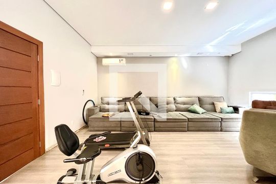 Sala de TV de casa à venda com 6 quartos, 600m² em São Luiz, Belo Horizonte