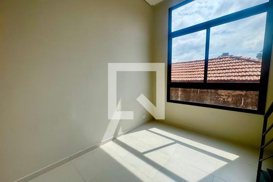 Sala de kitnet/studio para alugar com 1 quarto, 37m² em Vila Galvão, Guarulhos