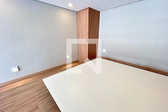 Quarto  de kitnet/studio para alugar com 1 quarto, 34m² em Vila Galvão, Guarulhos