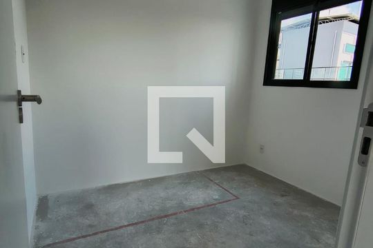 Quarto de apartamento à venda com 3 quartos, 70m² em Caxingui, São Paulo