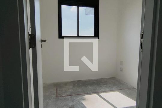 Quarto de apartamento à venda com 3 quartos, 70m² em Caxingui, São Paulo