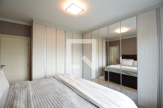 Suíte 1 de casa para alugar com 3 quartos, 190m² em Santa Felicidade, Curitiba