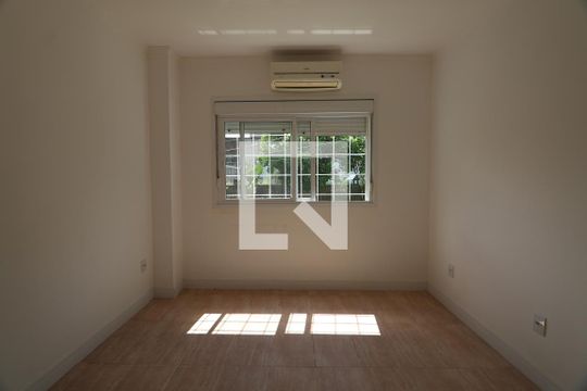 Quarto 1 de casa à venda com 5 quartos, 327m² em Fátima, Canoas