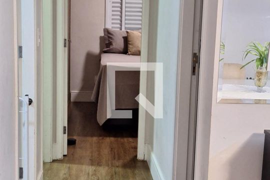 Corredor de apartamento à venda com 3 quartos, 71m² em Nucleo Residencial Celia Mota, Barueri