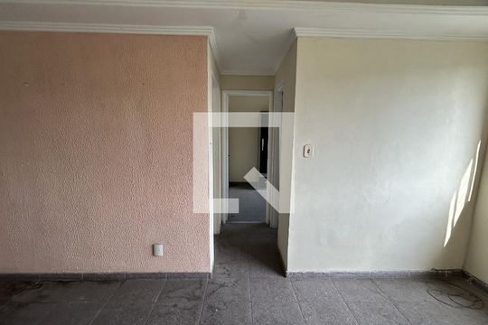 Corredor de apartamento para alugar com 2 quartos, 75m² em Tomás Coelho, Rio de Janeiro