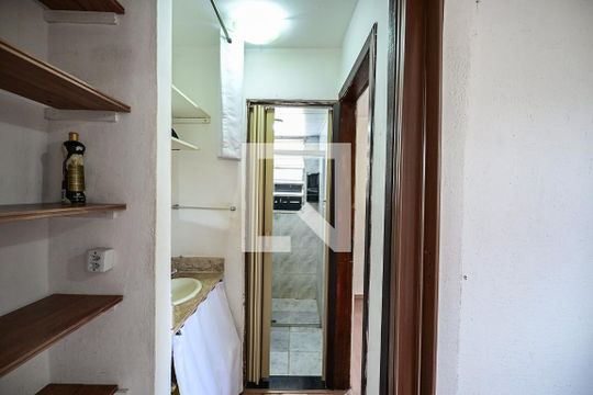 Corredor de apartamento para alugar com 2 quartos, 55m² em Jardim São Jorge, São Paulo