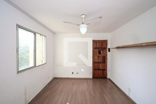 Sala de apartamento para alugar com 2 quartos, 55m² em Jardim São Jorge, São Paulo