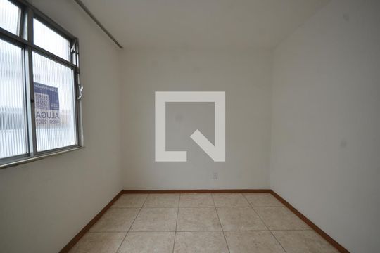 Quarto 1 de apartamento para alugar com 2 quartos, 50m² em Guadalupe, Rio de Janeiro