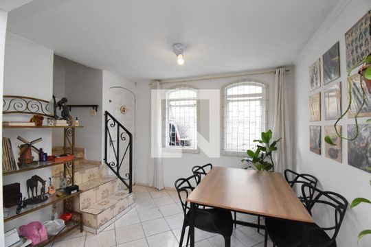 Sala de casa à venda com 3 quartos, 80m² em Cajuru, Curitiba