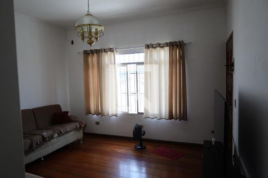 Casa para alugar com 4 quartos, 300m² em Cidade Dutra, São Paulo