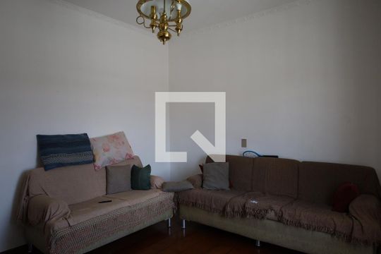 Casa para alugar com 4 quartos, 300m² em Cidade Dutra, São Paulo