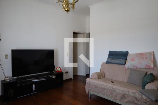 Casa para alugar com 4 quartos, 300m² em Cidade Dutra, São Paulo