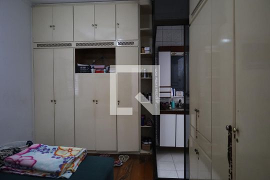 Casa para alugar com 4 quartos, 300m² em Cidade Dutra, São Paulo