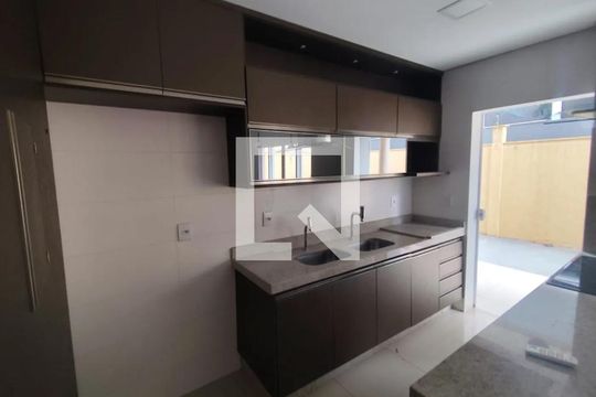 Casa de Condomínio para alugar com 3 quartos, 150m² em Granja Marileusa, Uberlândia